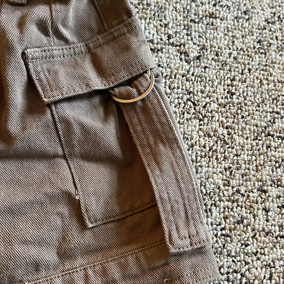 Brown shorts - Picture 2 of 4